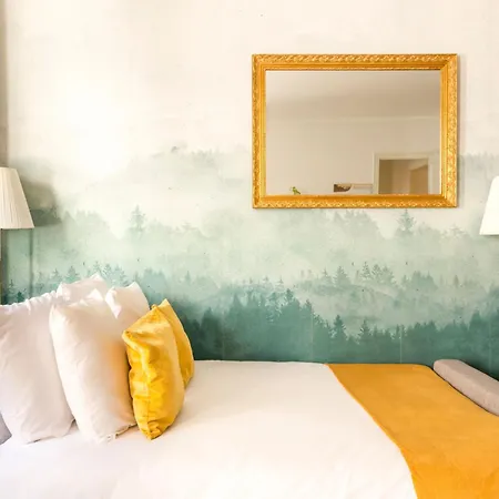 Cozy - Champs Elysees - Mollien * Paris